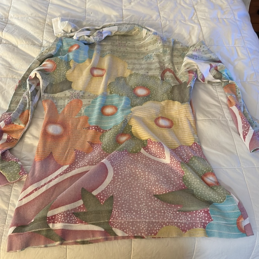 Hooded light weight sweater - Picture 4 of 4